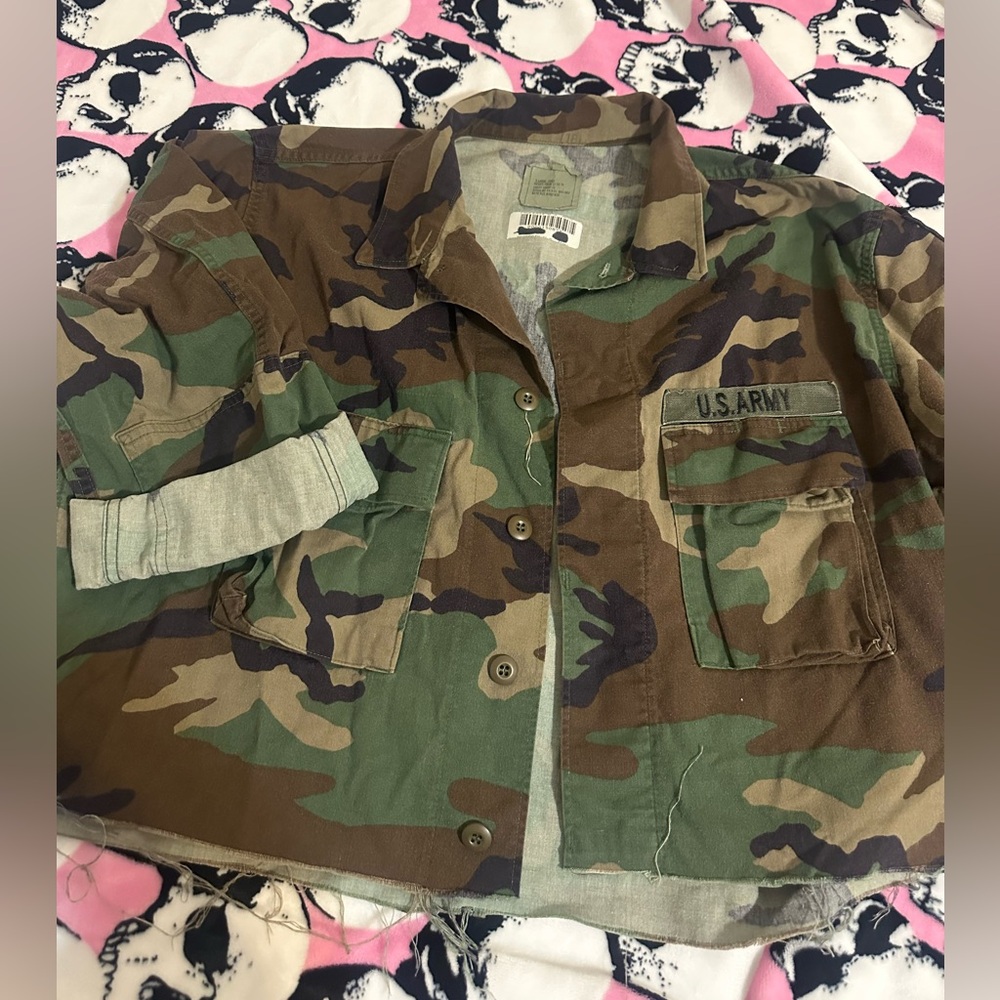 Urban Renewal Green and Brown Camouflage Utility Jacket - Picture 4 of 4